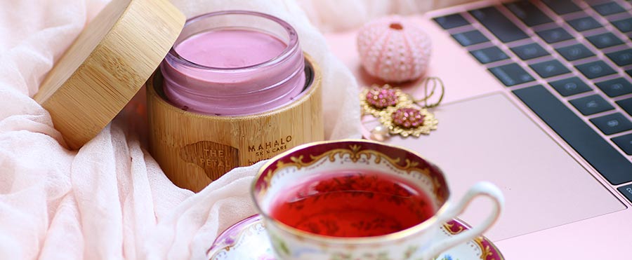 Petal-in-pink-macbook-tea-silk